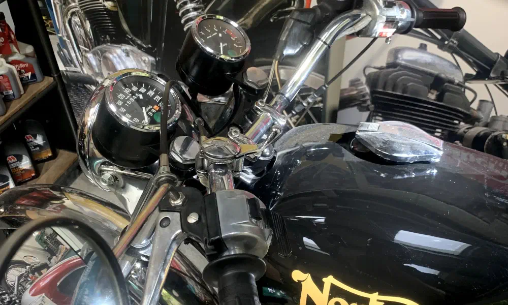 Norton Commando 850